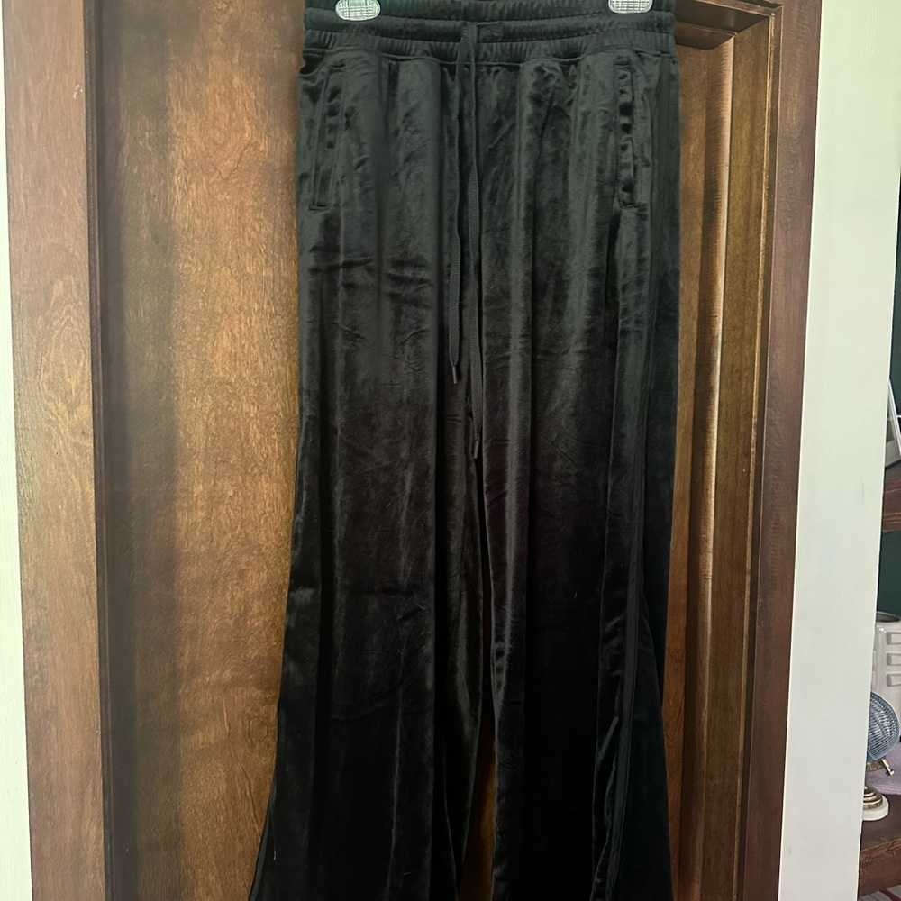 Brand new Aerie Velour matching set